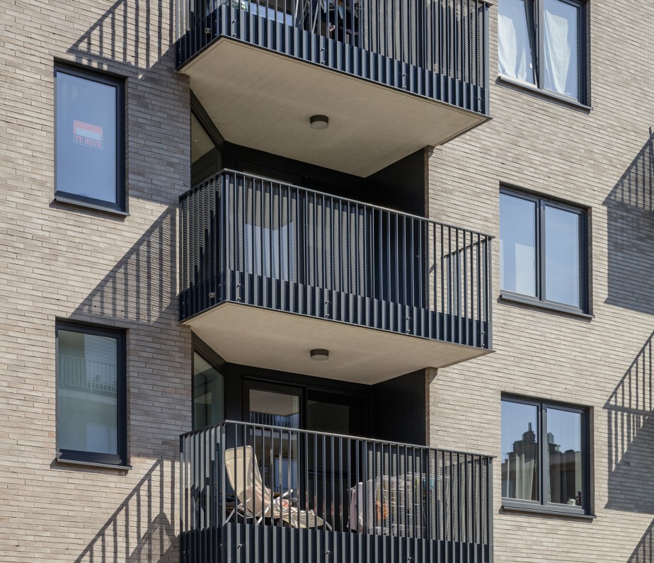 2-_299
